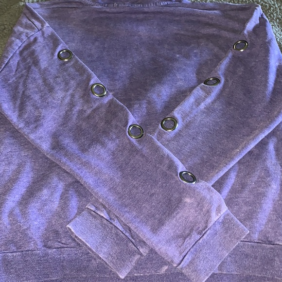 Purple hoodie with large grommet sleeves - Picture 2 of 7